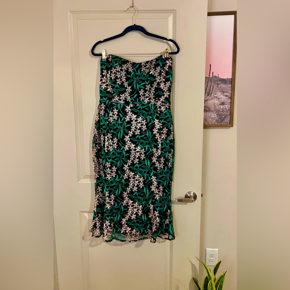 Black and Green Embroidered Floral Strapless Midi Dress Size L NWT
